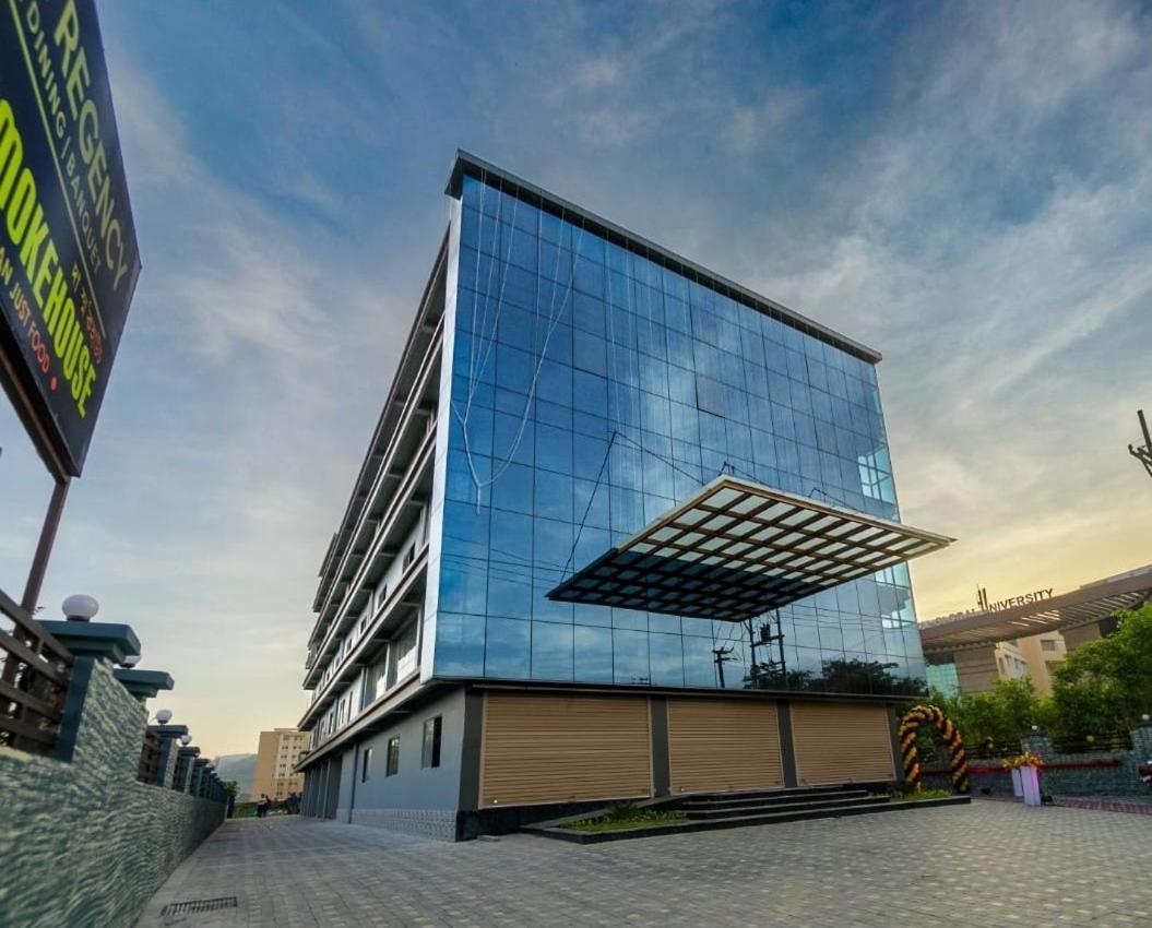 Silver Regency Guwahati Dış mekan fotoğraf